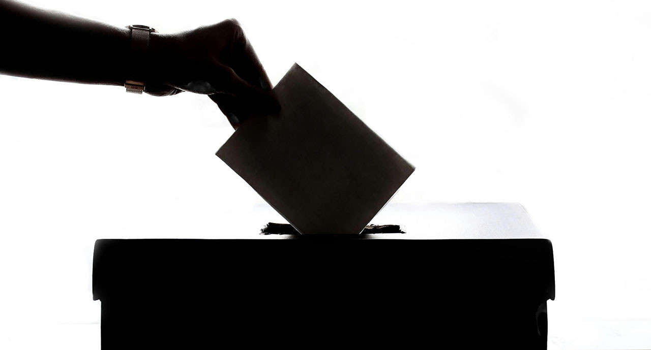 Democracia sin ética: liderazgo en crisis y fraude institucional