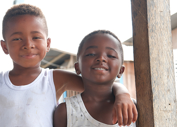 Más de 8.000 niños y niñas en Colombia y Ecuador recibieron...