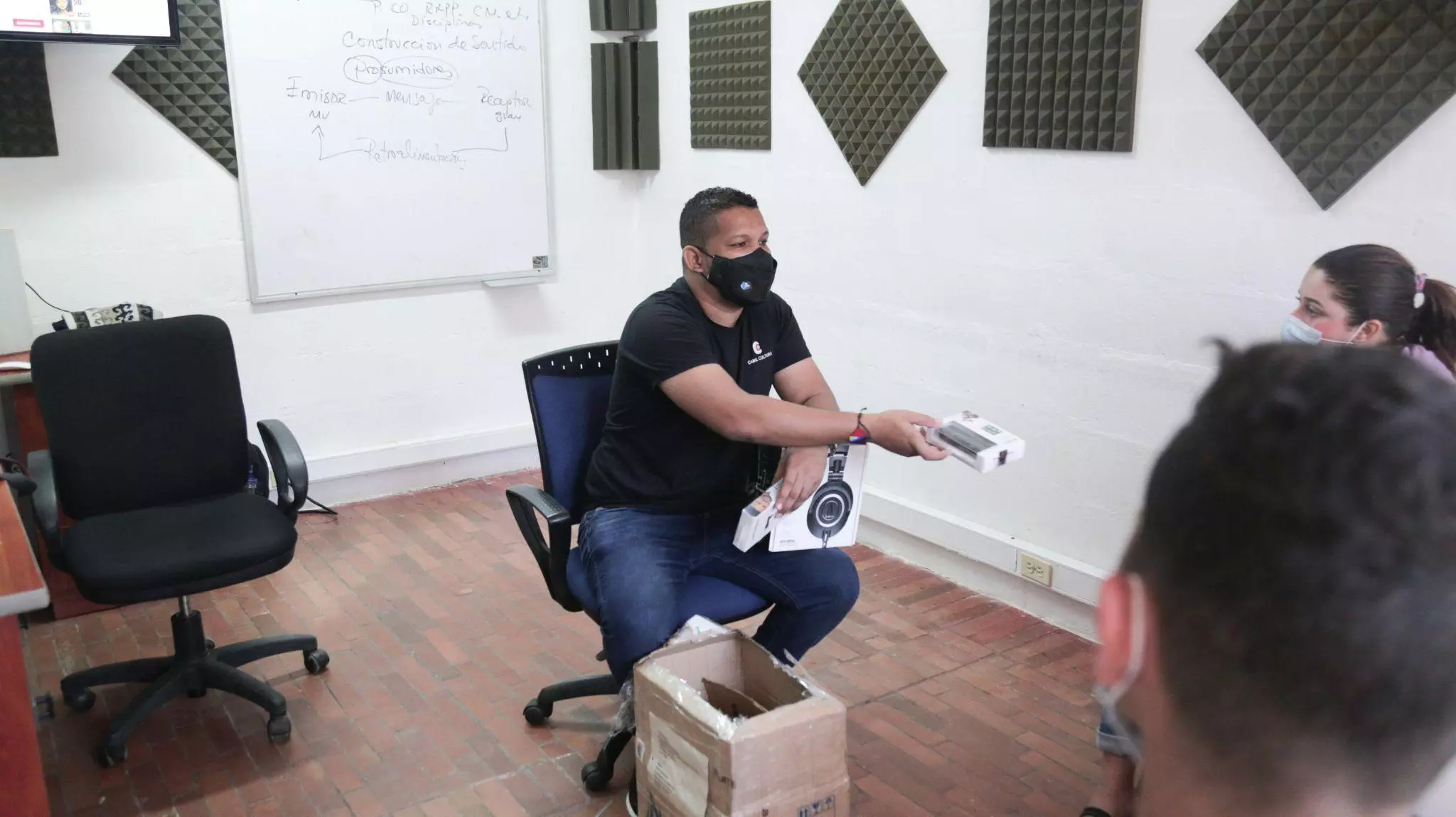 Donación de Equipos Pavimentos Colombia