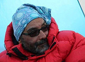 "La Huella Imborrable de Juan Pablo Ruiz: Homenaje a un Héroe Ambientalista que Alcanzó las Cumbres más Altas del Mundo