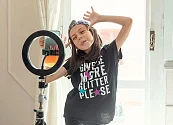 “No podemos normalizar el tener a niños de 10 años trabajando como influencers”: el reto de controlar a los menores haciendo publicidad