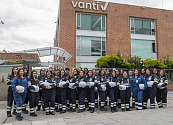 40 mujeres reciben grado como técnicas para hacer la revisión periódica obligatoria de gas natural